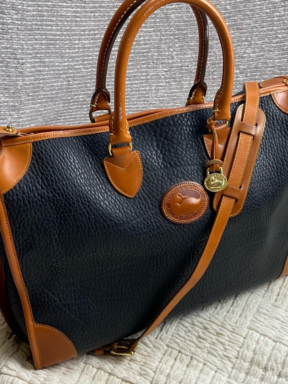 Vintage Dooney & Bourke Gladstone Satchel Bag British Tan Black Large - Picture 15 of 15